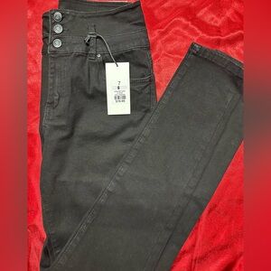 ⚙️Refuge High Rise Stacked Waist Jeans⚙️
💥NEW WITH TAGS💥